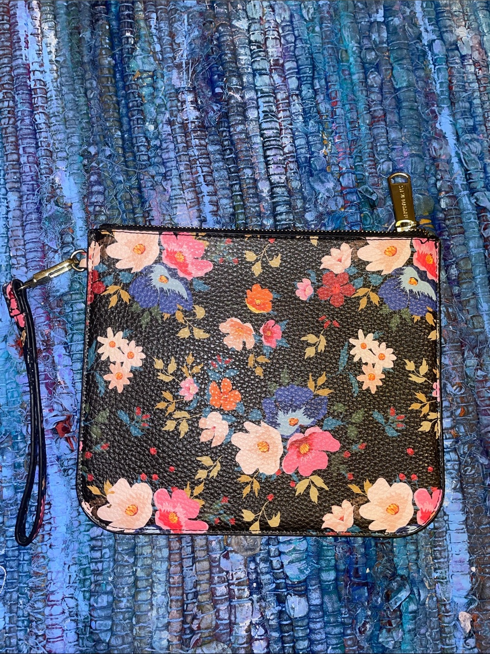 Steve Madden Floral Design Wristlet